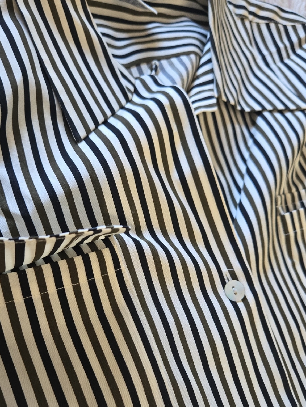 🐩VTG Pinstripe Button Down Blouse - Picture 7 of 9
